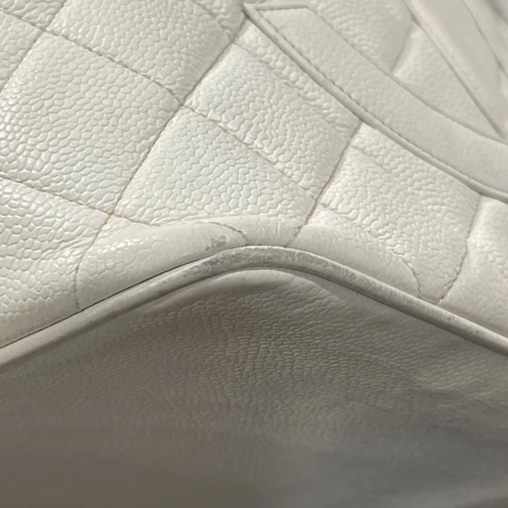 Chanel White Medallion Tote Gold Hardware (JB1027) - Picture 8 of 14